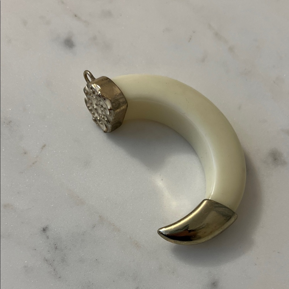 Elegant Cream and Gold Pendant